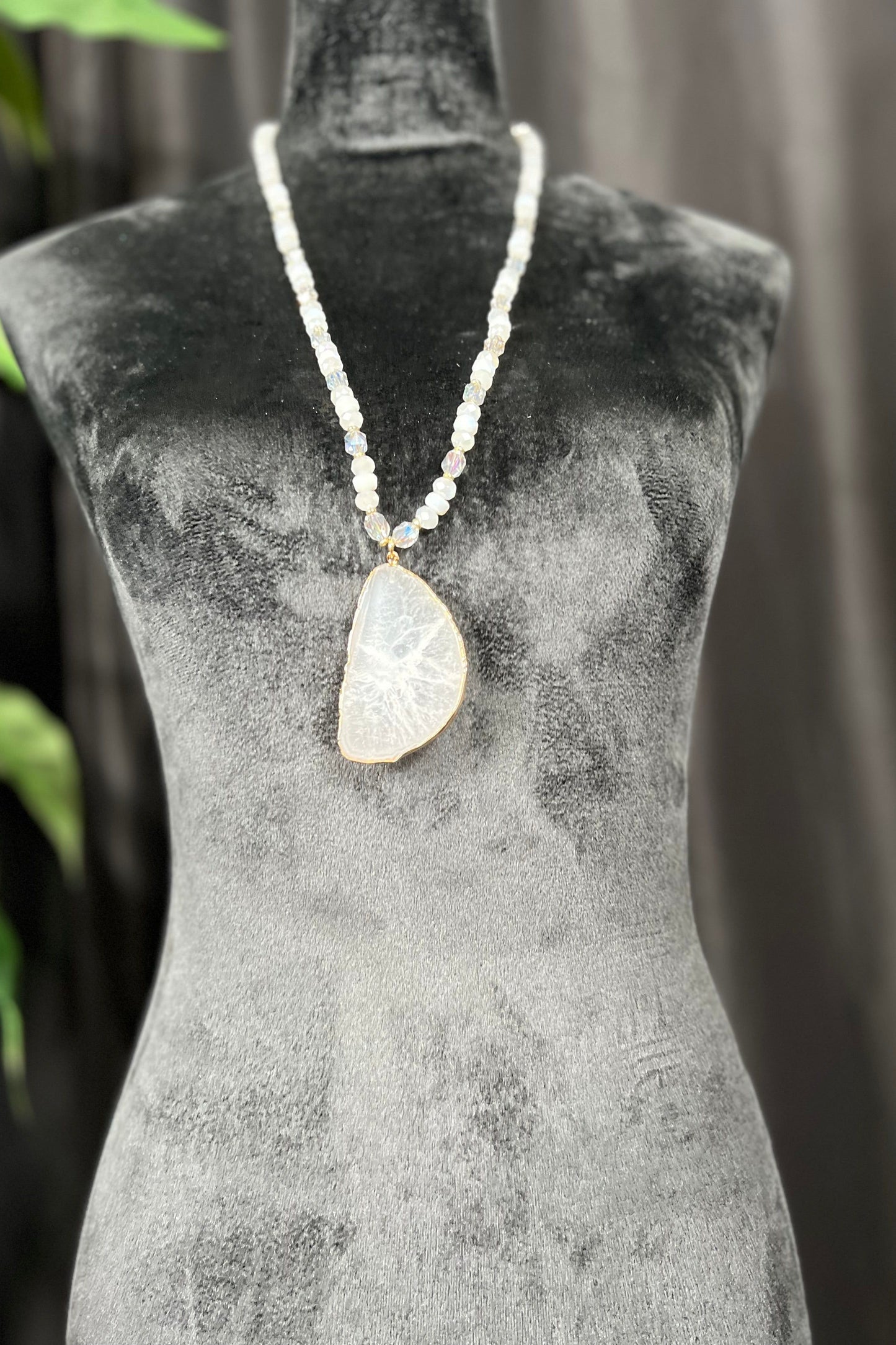 Necklace White/Stone