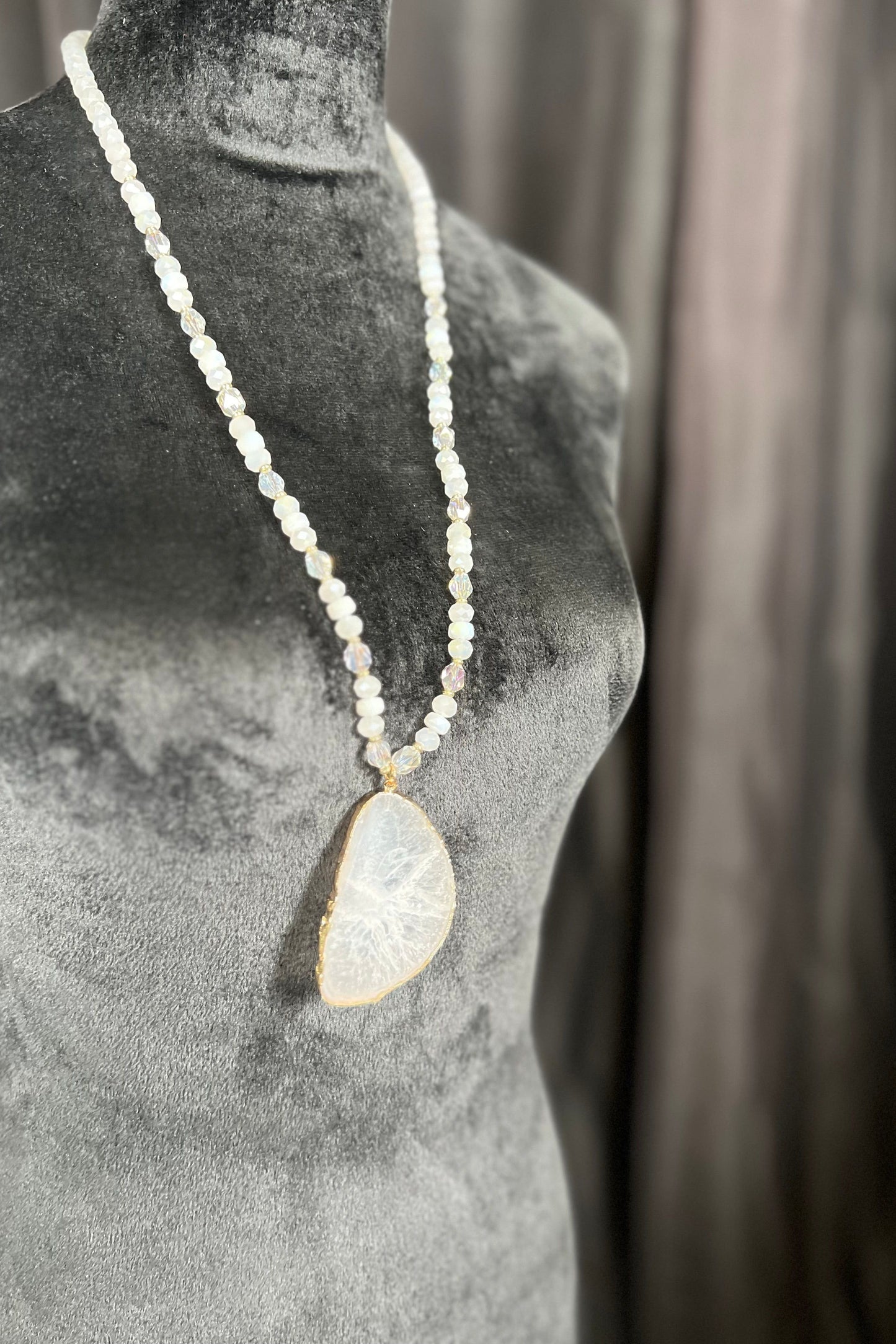 Necklace White/Stone