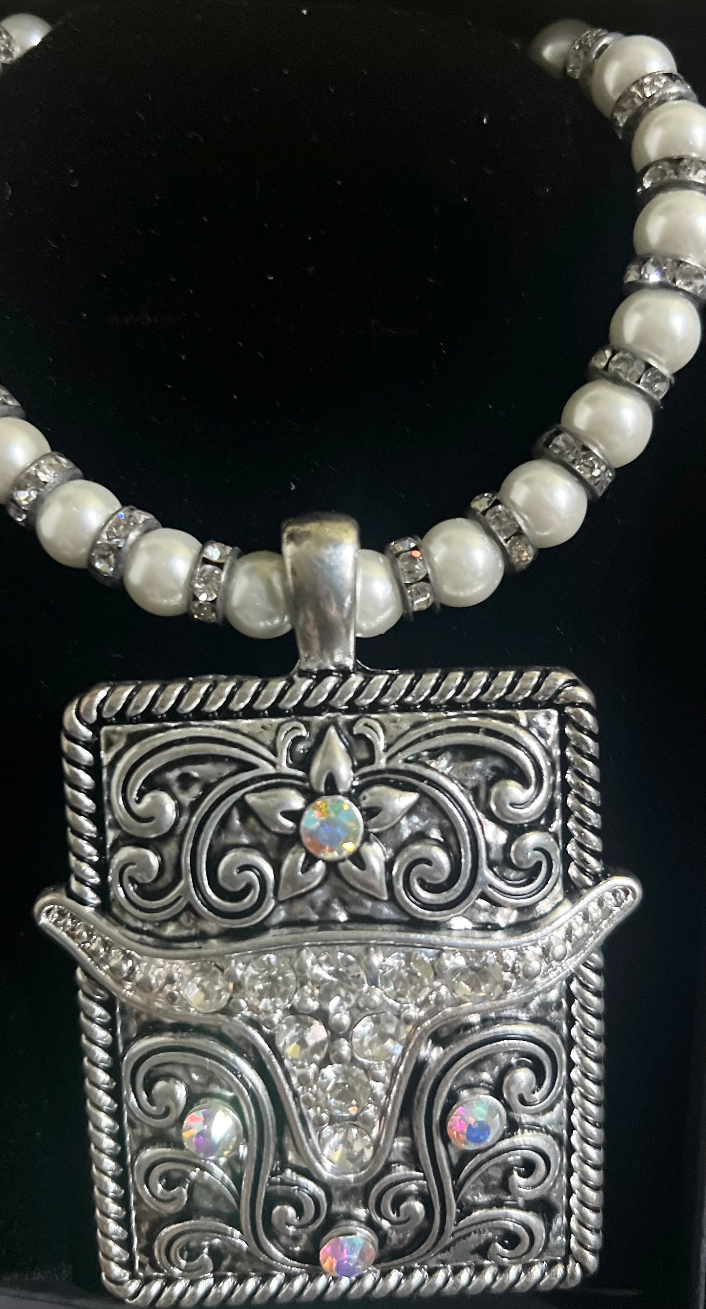 Square Jazzy & Pearl Pendant Necklace