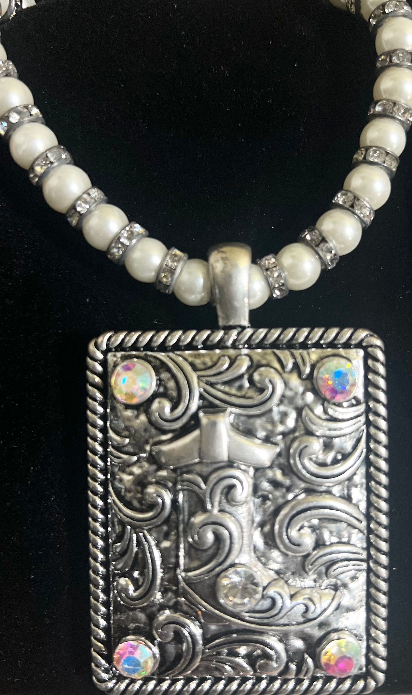 Square Jazzy & Pearl Pendant Necklace