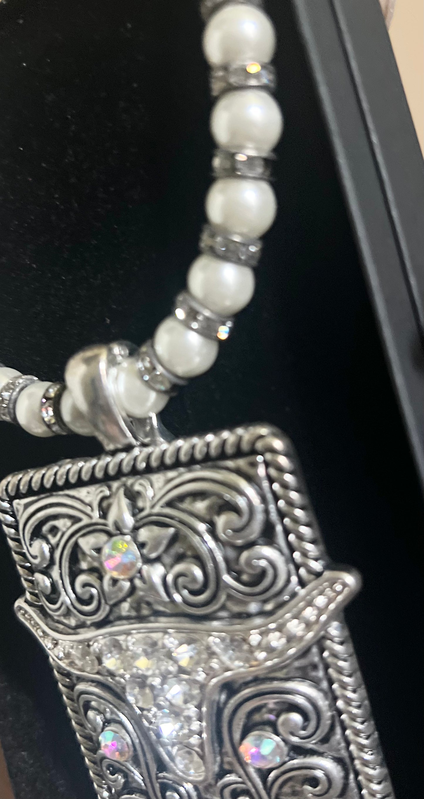 Square Jazzy & Pearl Pendant Necklace