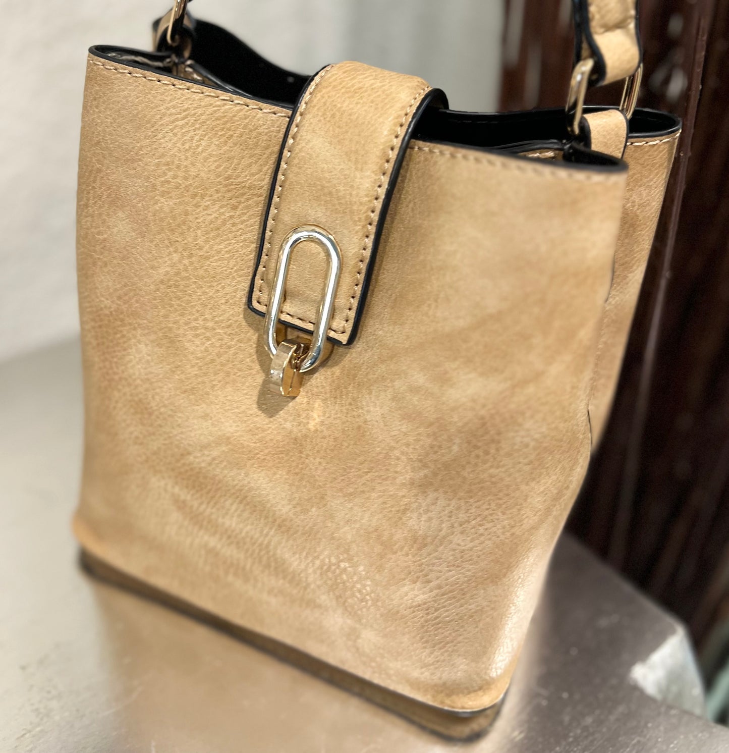 LIGHT CAMEL BUCKET PURSE