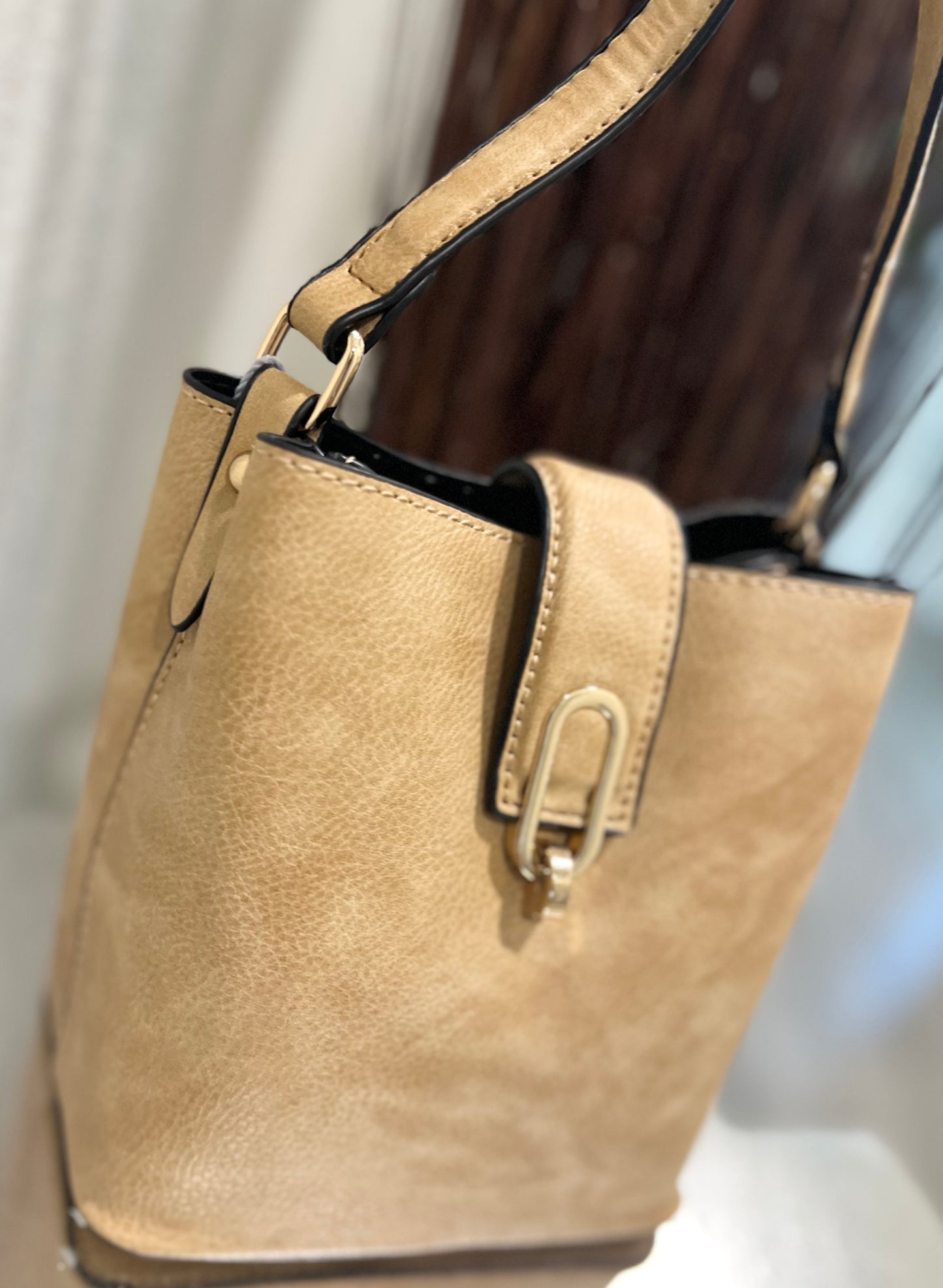 LIGHT CAMEL BUCKET PURSE
