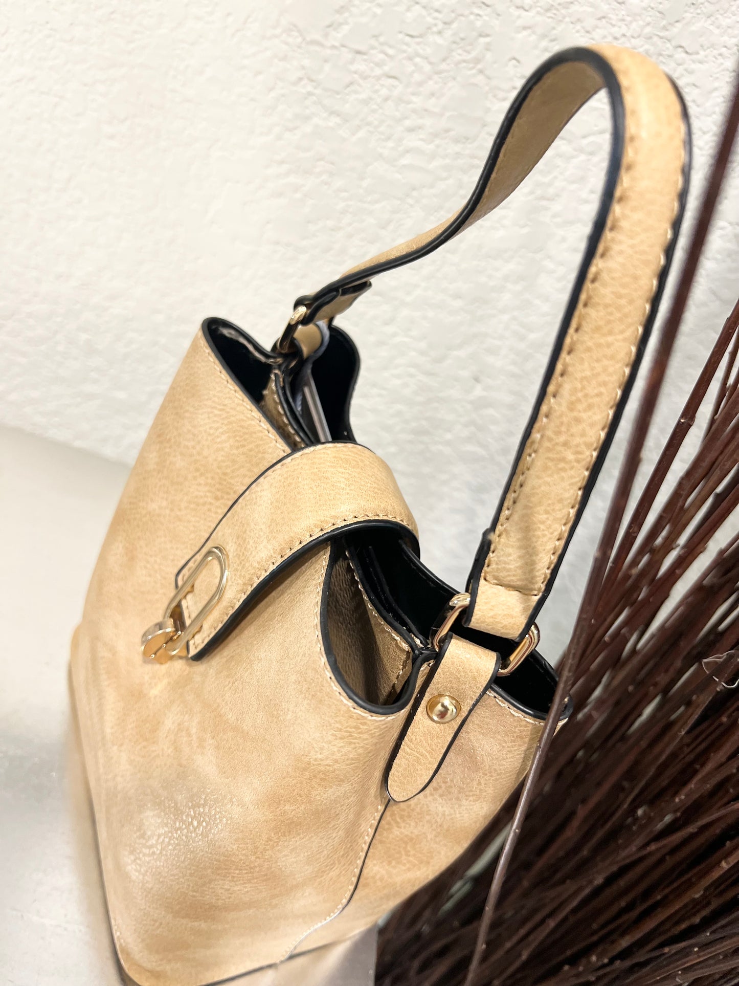 LIGHT CAMEL BUCKET PURSE