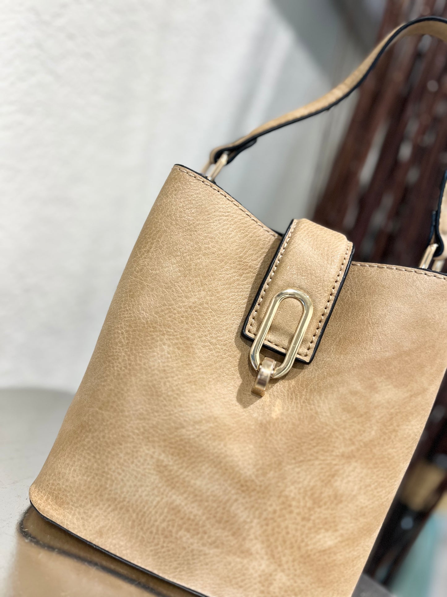 LIGHT CAMEL BUCKET PURSE