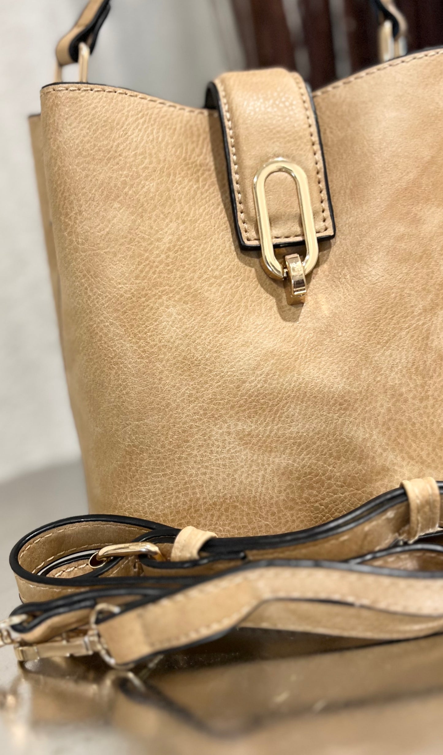 LIGHT CAMEL BUCKET PURSE