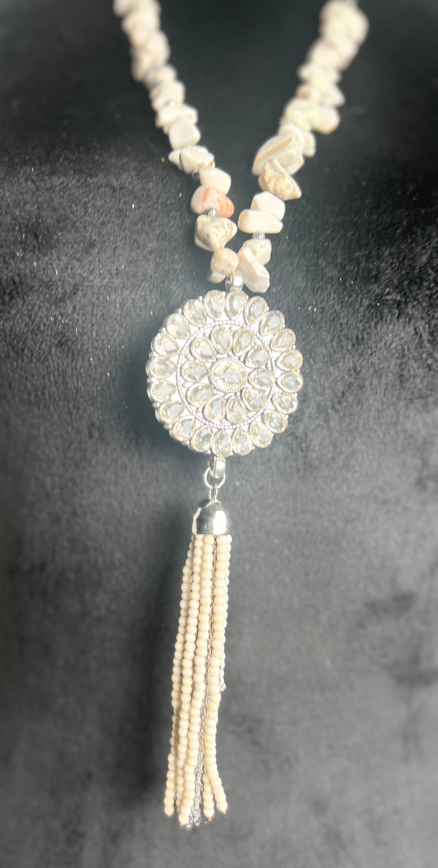 IVORY SHELLS & RHINESTONE NECKLACE