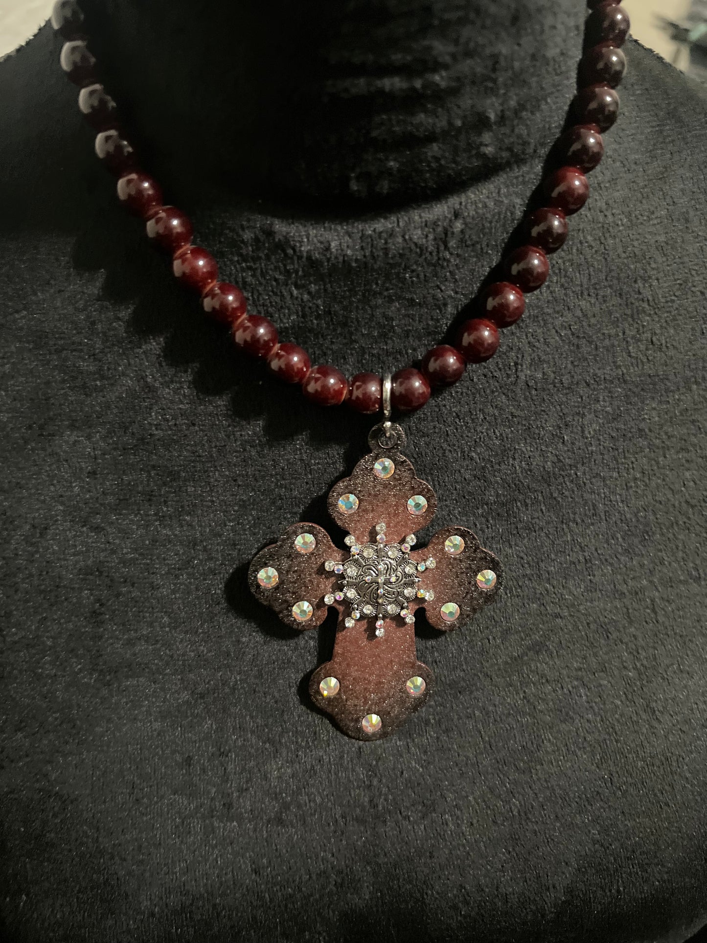 BURGUNDY CROSS & BEADS NECKLACE