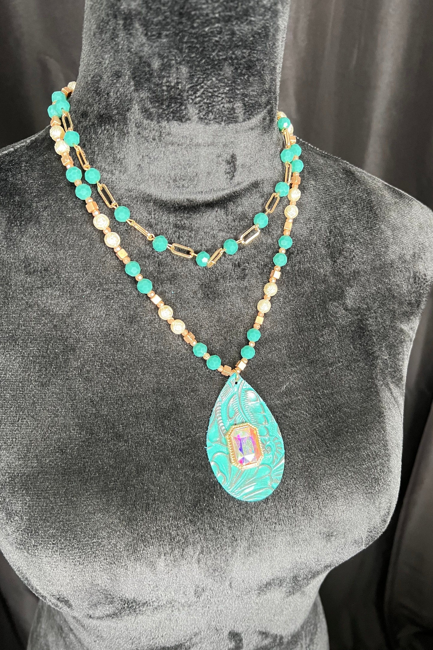 Necklace Teal Western w/gold