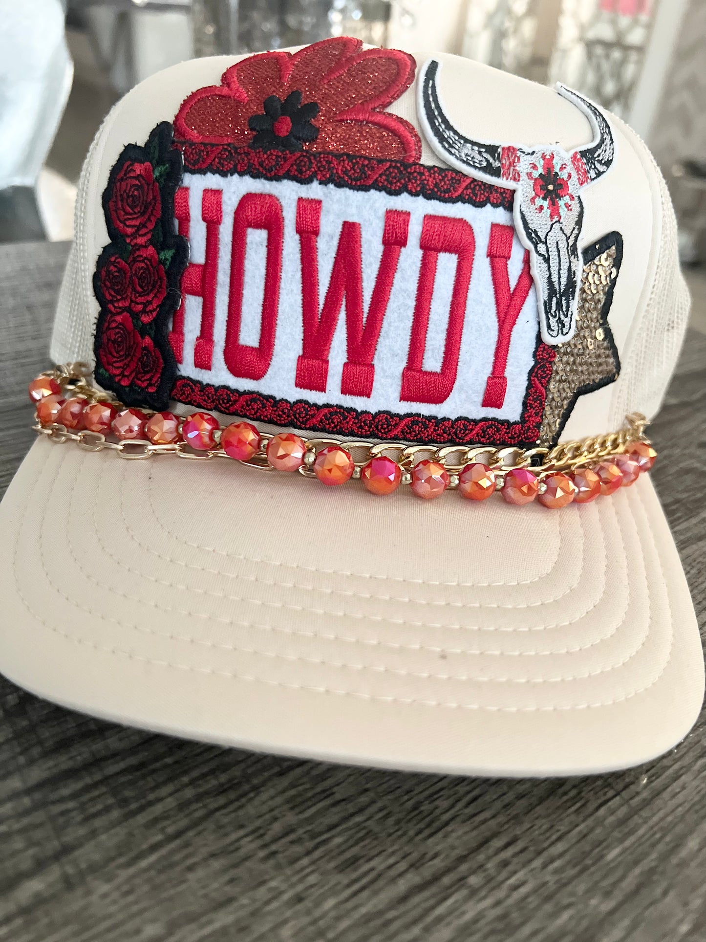 JAZZY & FUN EMBELISHED TRUCKER HATS
