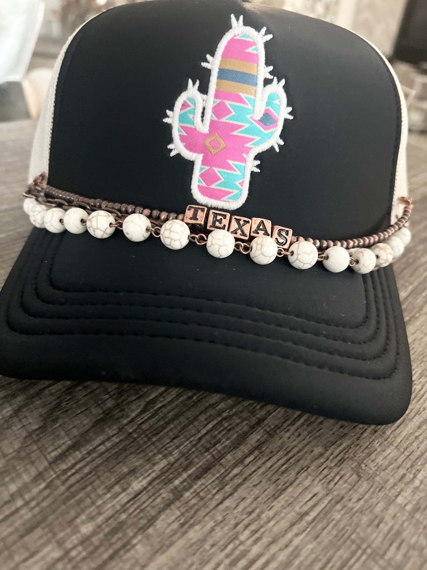 JAZZY & FUN EMBELISHED TRUCKER HATS