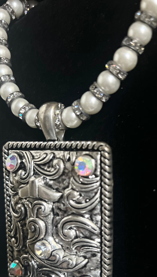 Square Jazzy & Pearl Pendant Necklace