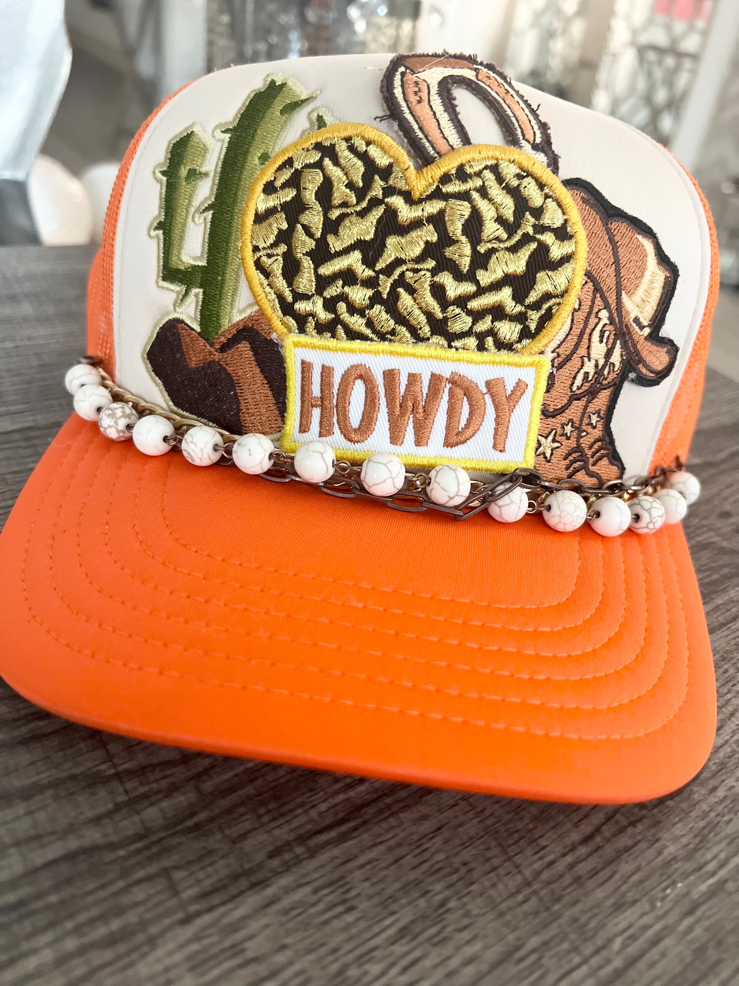 JAZZY & FUN EMBELISHED TRUCKER HATS