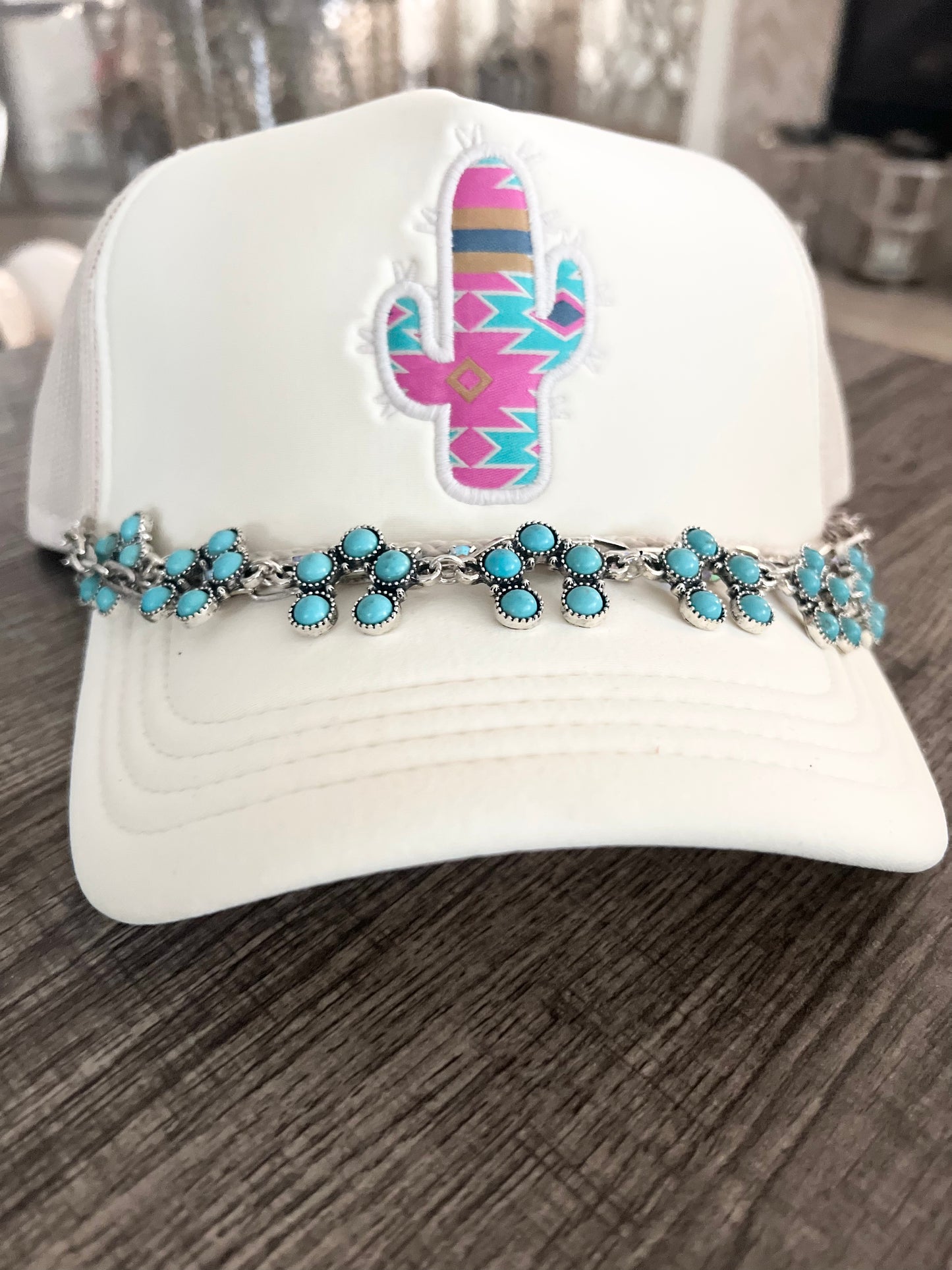 JAZZY & FUN EMBELISHED TRUCKER HATS