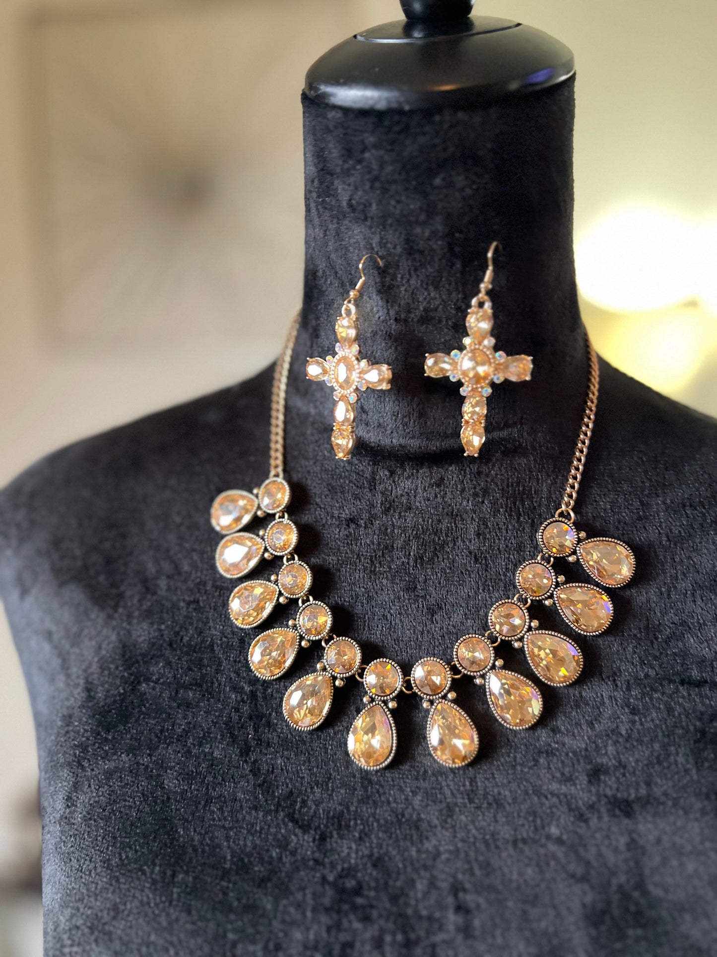 Glitz & Glam Fashion Necklace Collection