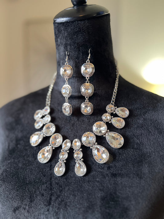 Glitz & Glam Fashion Necklace Collection