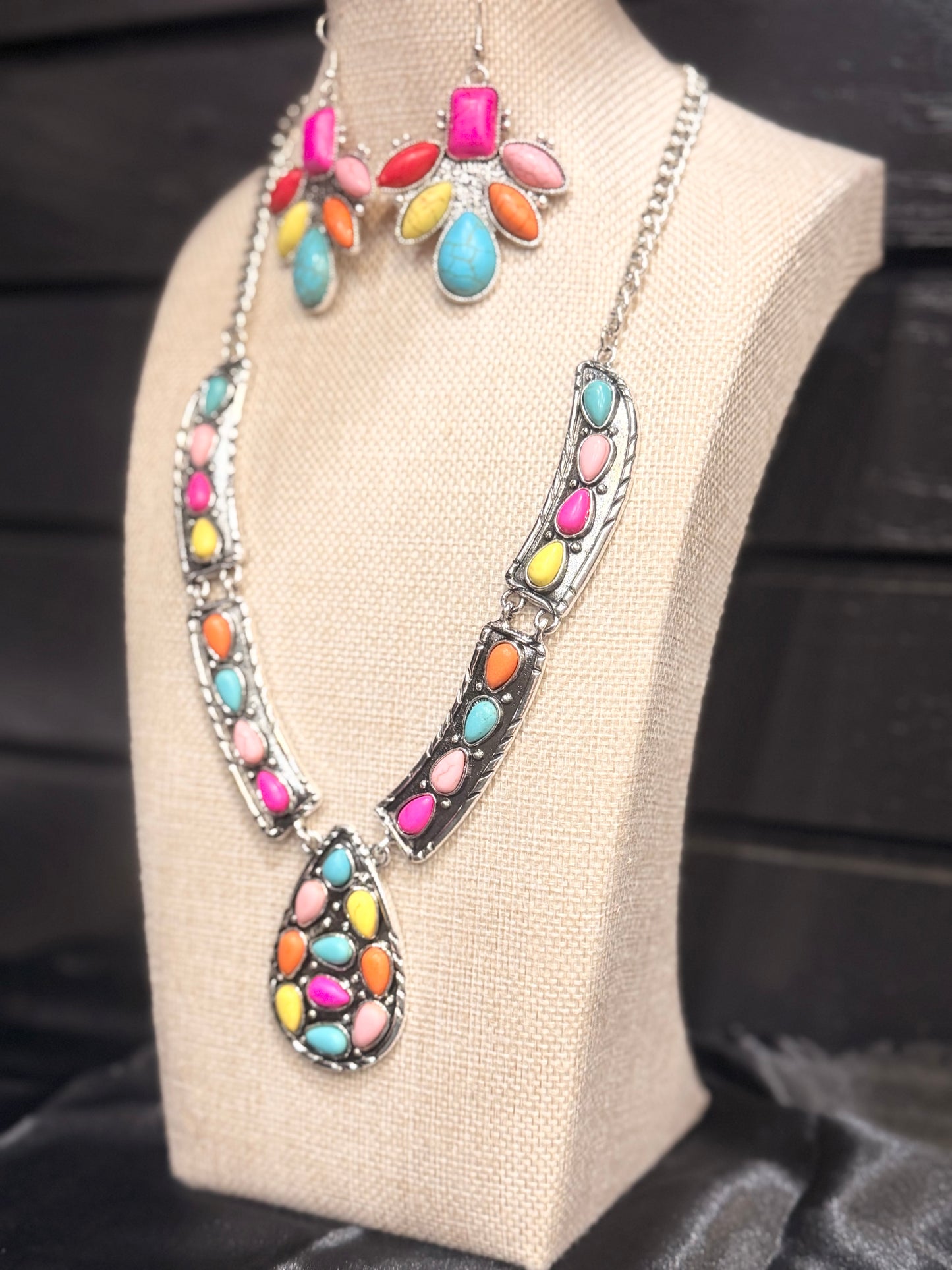 Western Chic Fashion Necklace Sets