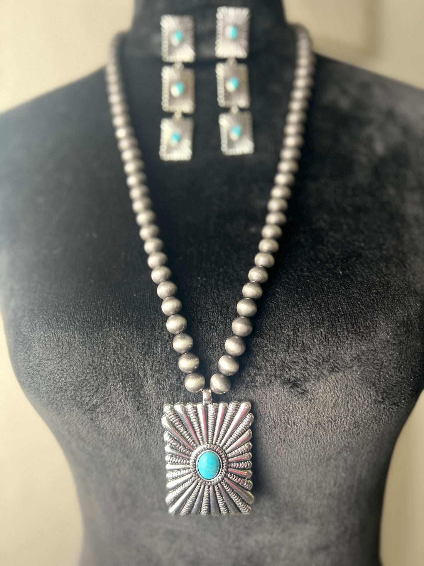 Western Chic Fashion Necklace Sets
