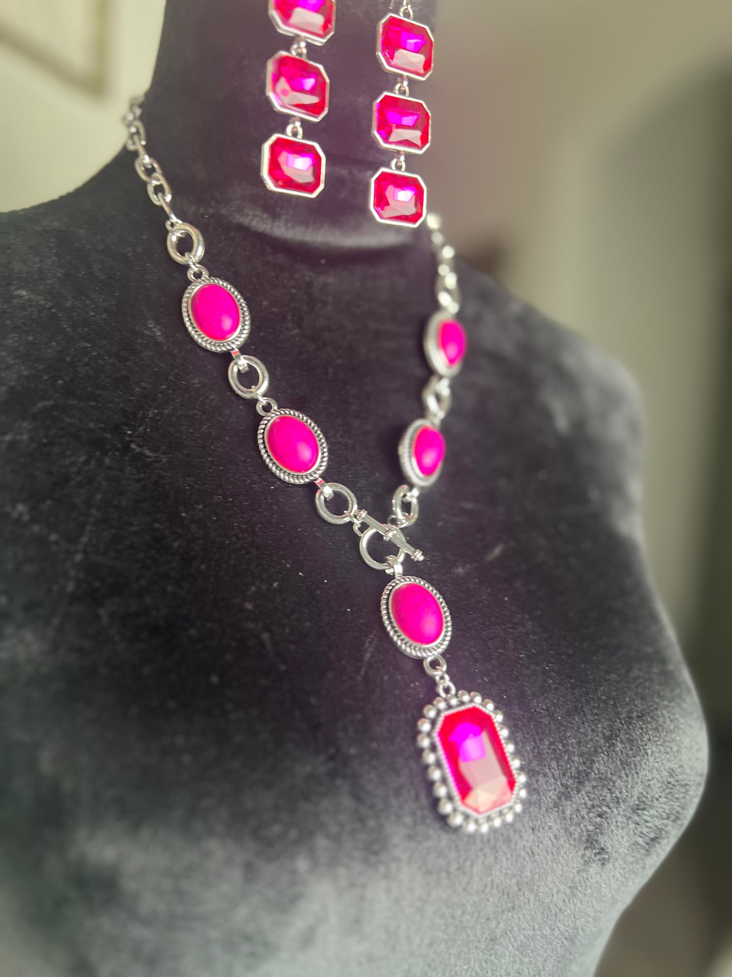 Glitz & Glam Fashion Necklace Collection