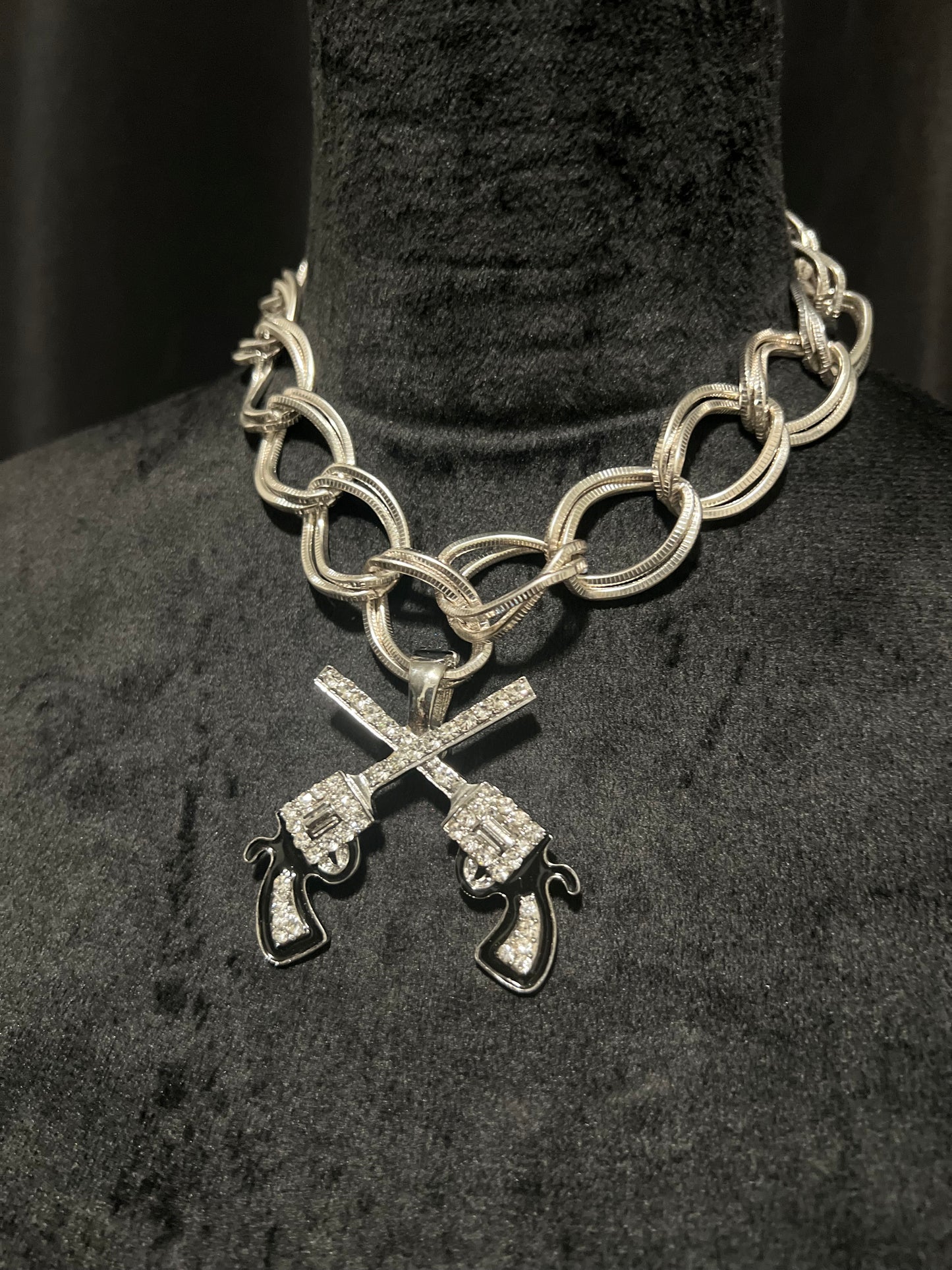 DOUBLE BLING GUNS NECKLACE SET