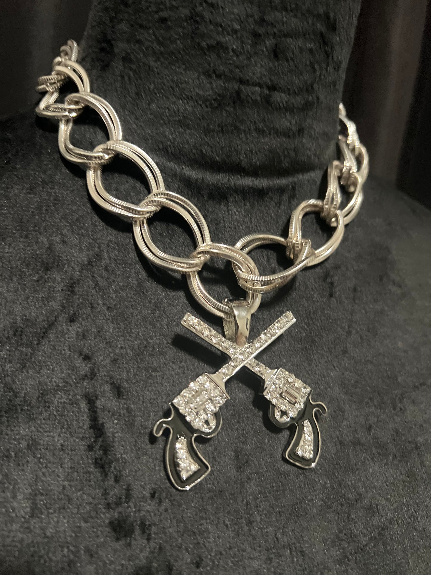 DOUBLE BLING GUNS NECKLACE SET