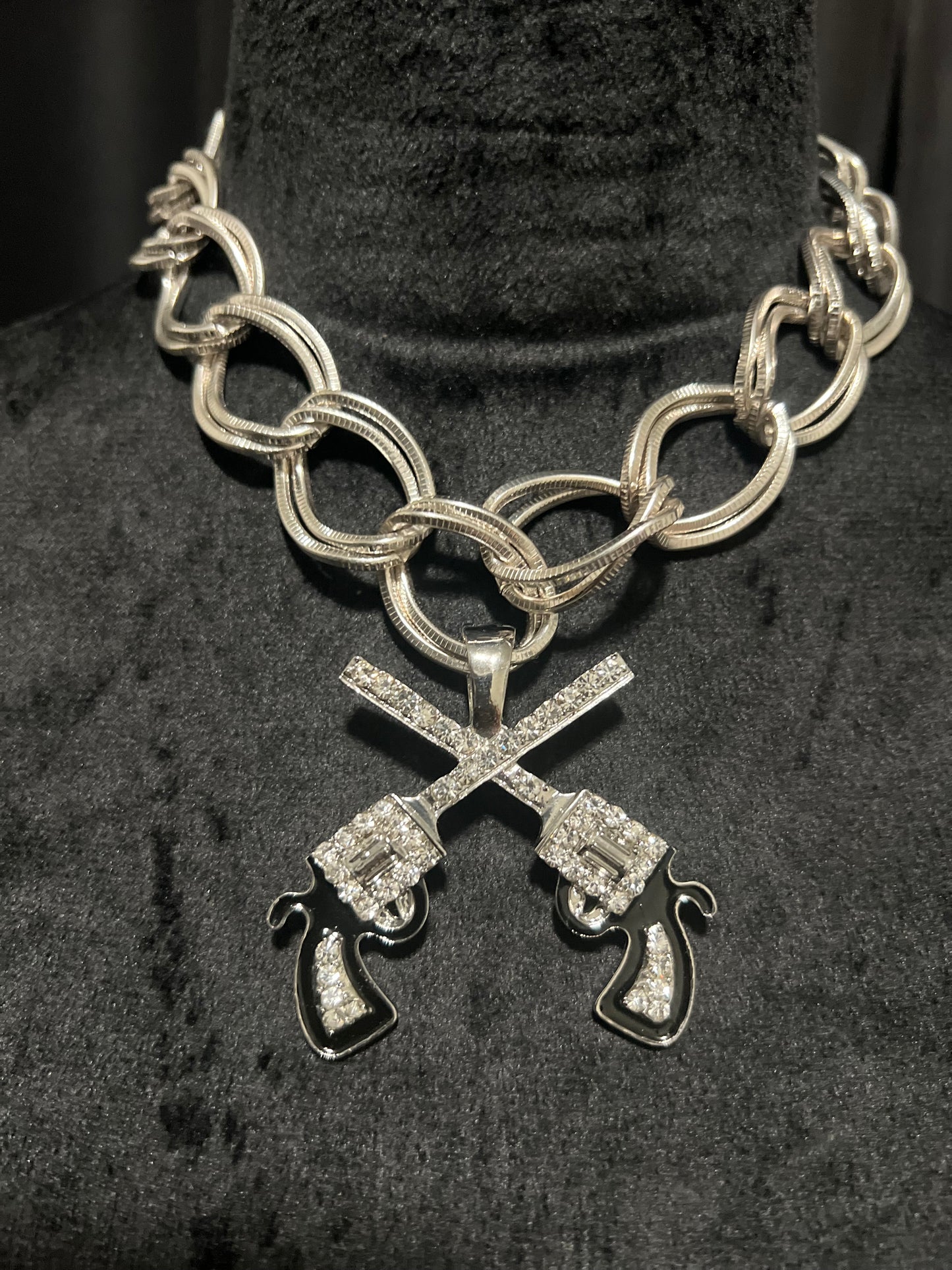 DOUBLE BLING GUNS NECKLACE SET