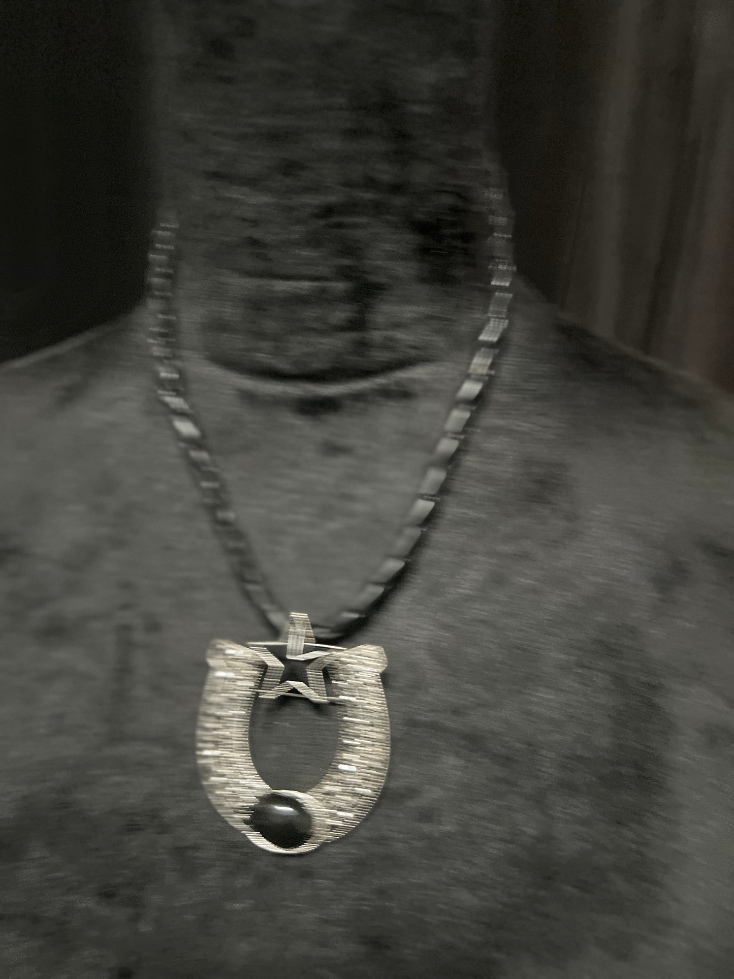BLACK & SILVER STAR/HORSESHOE NECKLACE SET (BOX)
