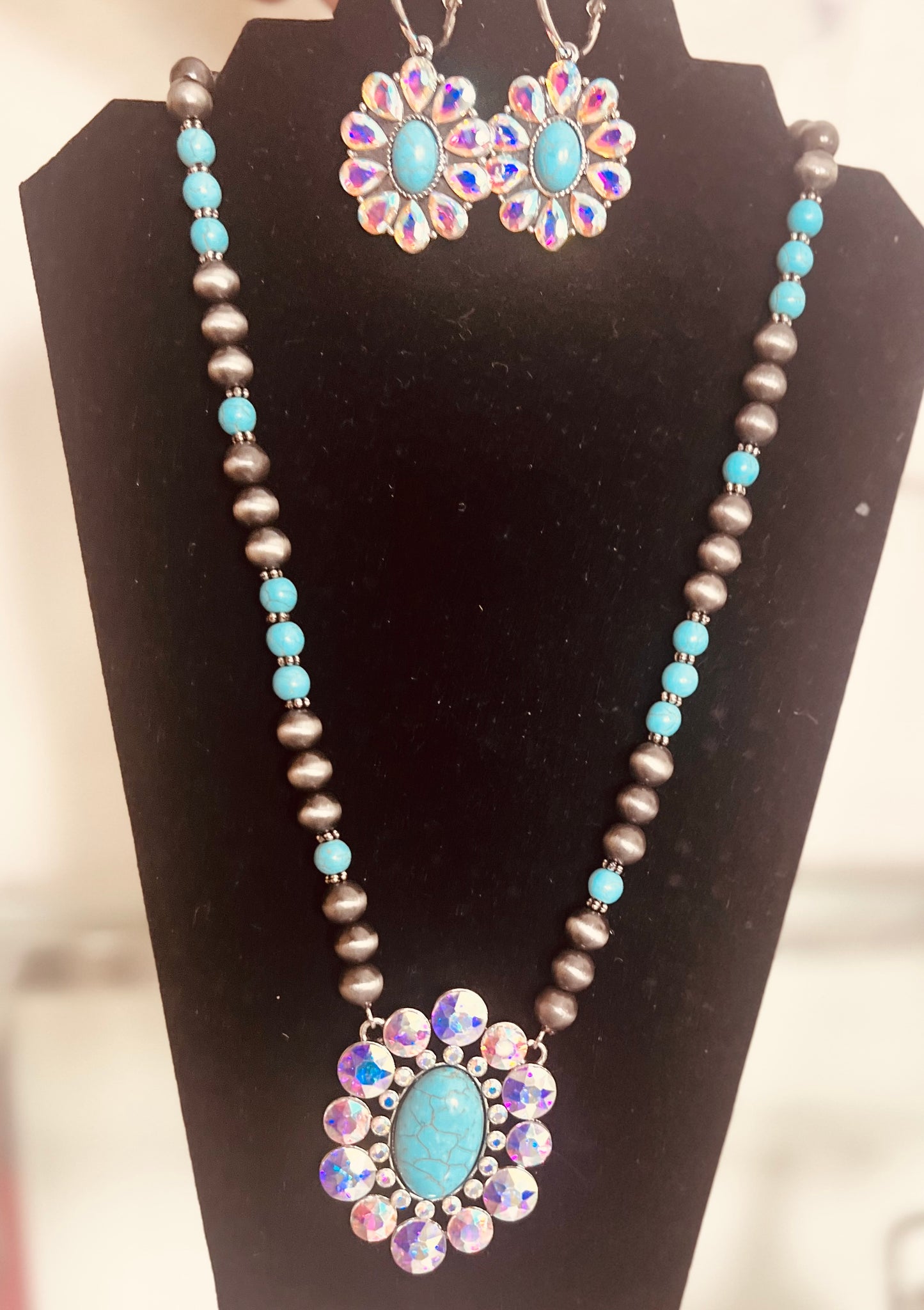 Western Chic Fashion Necklace Sets